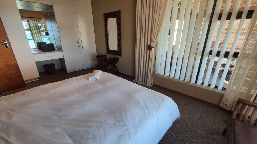 To Let 3 Bedroom Property for Rent in Wavecrest Eastern Cape
